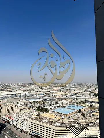 وفر وقتك وعيش الرفاهية في قلب الشارقة النابض!غرفتين وصالة واسعة بتوزيع مريح موقف سيارات مجاني