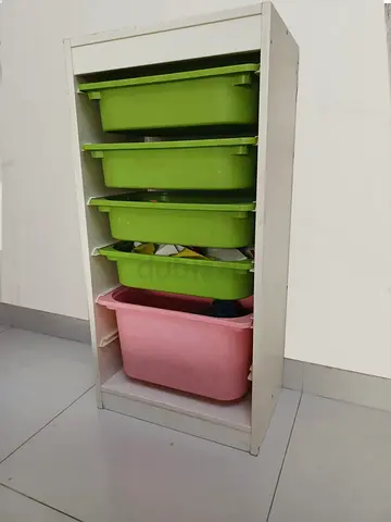 Kids toy storage with pullout boxes