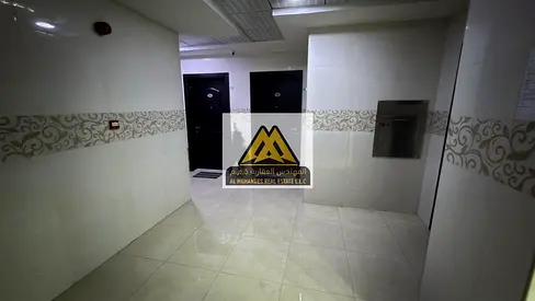 غرفة وصالة ماستر 2 حمام تكييف مركزي موقع مميز وقريب من جميع الخدمات جاهزة للسكن