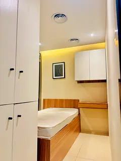 Spacious cozy partitions available