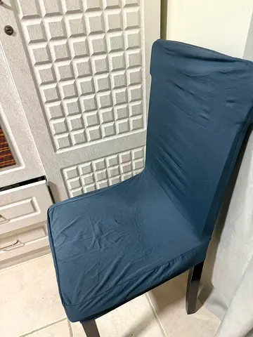 3 chairs Upholstered Accent Chair with Navy Cover - very Good Condition