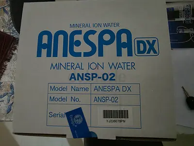 SHOWER WATER FILTRATION SYSTEM FOR SKIN AND HAIR.