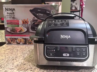 Ninja Foodi Health In-door Grill  Air Fryer. Excellent Condition
