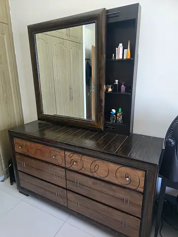 Dresser