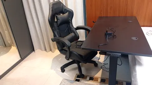 Ergonomic Black Leather Gaming/Office Chair - Good Condition