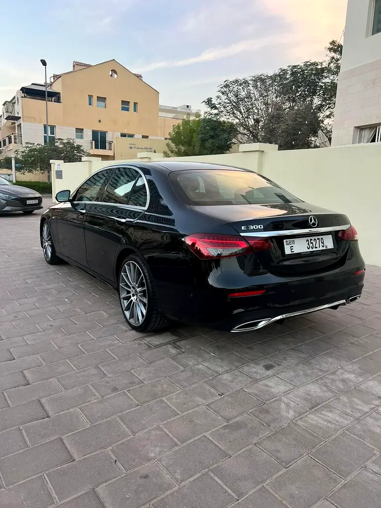 Mercedes-Benz E-Class 2021 — photo 1 of 7