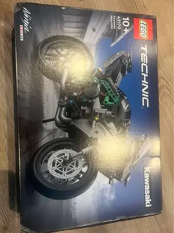 FLASH SALE BRAND NEW LEGO 42170 TECHNIC KAWASAKI NINJA H2R DENTED BOX