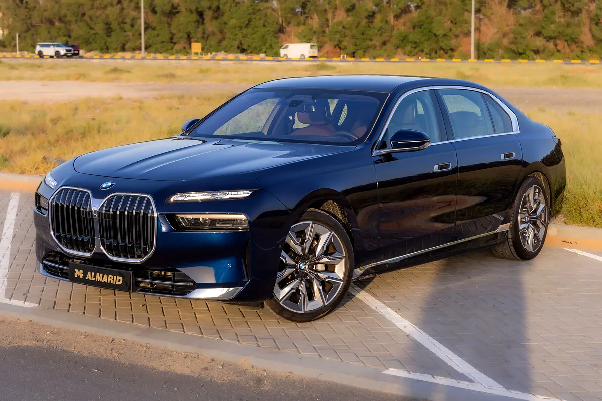 BMW 7-Series 2026 — photo 1 of 15