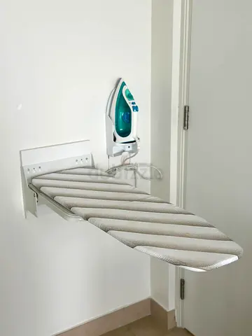 Wall-mounted Foldable Ironing Board with Storage — 95 x 30 cm