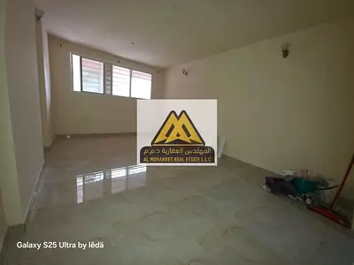 استوديو طابق أرضي بمساحة كبيرة  موقع حيوي في الراشدية خلف بحر الأحلام  مطبخ شبه منفصل