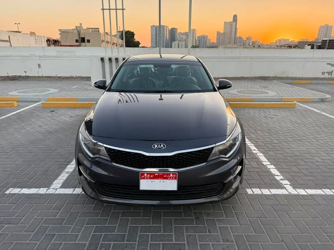 Kia Optima 2018 — photo 1 of 10