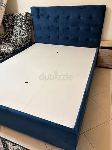 Blue Velvet Tufted Queen Size Bed Frame (No Mattress)