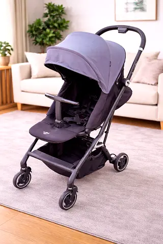 Lightweight compact stroller in good condition - perfect for city use