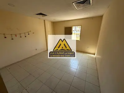 استوديو طابق أرضي بمساحة كبيرة جدًا في الراشدية عجمان بجوار أبراج الفالكون