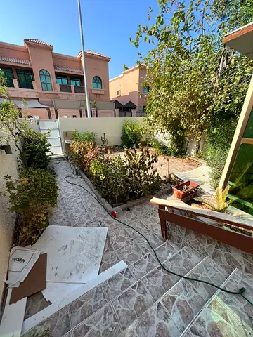فيلا|3غرف مع غرفة خادمة|بلكونه|باركن مغطى|حديقة خارجية|مجلس واسع