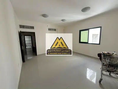 استوديو واسع للإيجار في النعيمية 1 عجمان مطبخ منفصل تكييف مركزي موقع مميز قريب من مدرسة الحكمة وأسواق الإمارات على شارع رئيسي