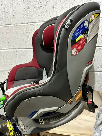 Chicco convertible infant/toddler car seat - good used condition