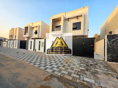 فيلا جديدة بالكامل متاحة للإيجار في منطقة الزاهية بعجمان، تتميز بتصميم عصري فاخر وتشطيبات عالية الجودة، وتقع في موقع مميز جداً خلف جميع الخدمات مباشرة