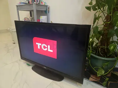 32 inch TCL LCD television