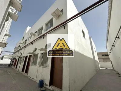 فرصة مميزة لاستئجار كامب عمال متكامل في منطقة الجرف 3 بعجمان، يتميز بموقع استراتيجي يسهل الوصول منه إلى المناطق الصناعية والخدمية،