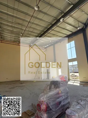 مستودعات 2800 قدم  بموقع استثنائي للإيجار في قلب صناعية أم القيوين الجديدة