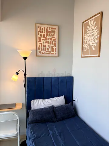 Girls Only! 5-minute walk to Dubai Mall