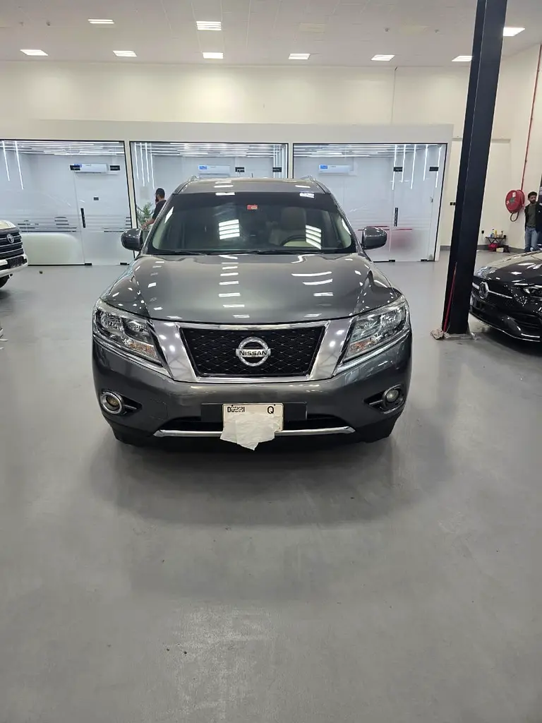 Nissan Pathfinder 2016 — photo 1 of 20