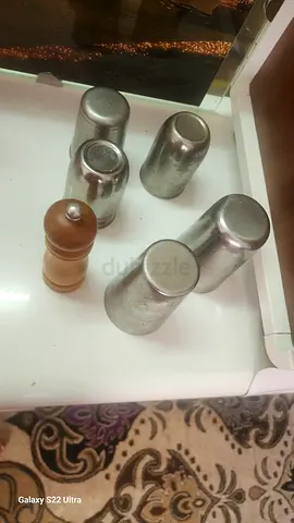 Set of 5 tabletop salt and pepper shakers / mills (metal + wooden)