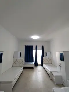 EXECUTIVE SPACIOUS BED SPACE AVAILABLE NEXT TO UNION METRO STATION  ( AFFORDABLE PRICE )