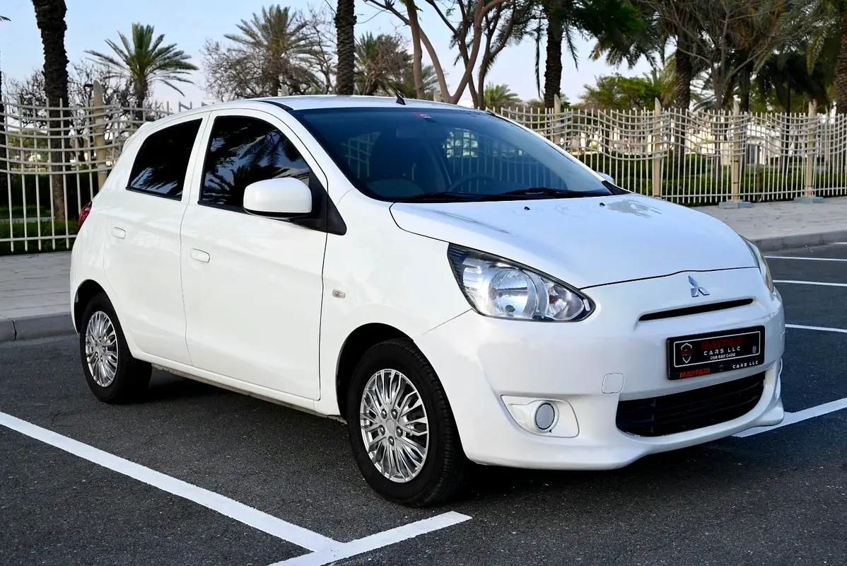 Mitsubishi Mirage 2014 — photo 1 of 18