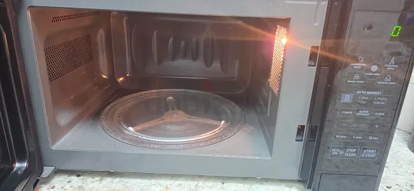 LG Black Countertop Microwave 20L