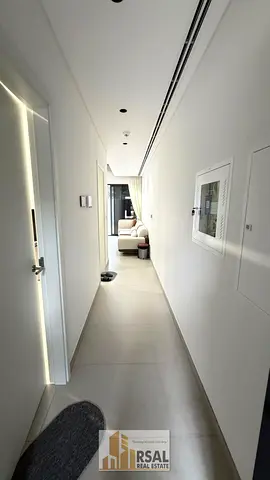 مجمع سكني فاخر // شقة جديدة جاهزة للسكن مكونة من غرفتي نوم // غرفتا نوم رئيسيتان // حمام ملحق بغرفة الخادمة