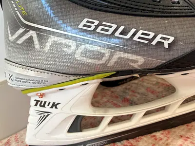 Hyperlite Bauer Vapor Ice Hockey Skates - Good Condition, Size Adjustable Laces