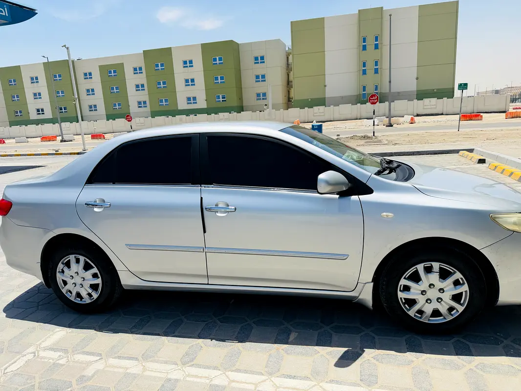 Toyota Corolla 2009 — photo 1 of 6