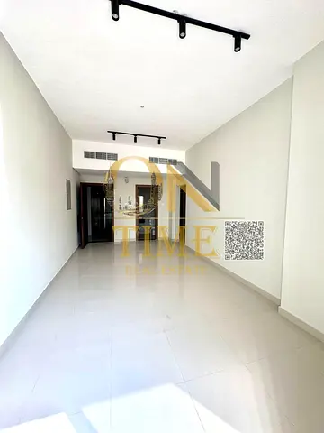 Super deluxe\Prime location\School and cafe\Spacious layout