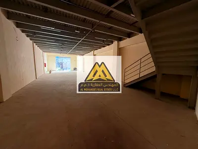 مستودع تجاري ميزانين للإيجار في الجرف الصناعية مساحة 3,822 قدم مربع أرضي + ميزانين 210,000 درهم سنوياً