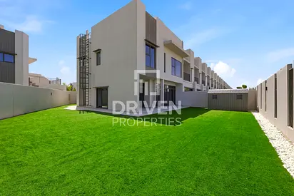 Single Row | Huge Garden | Ready to Move In