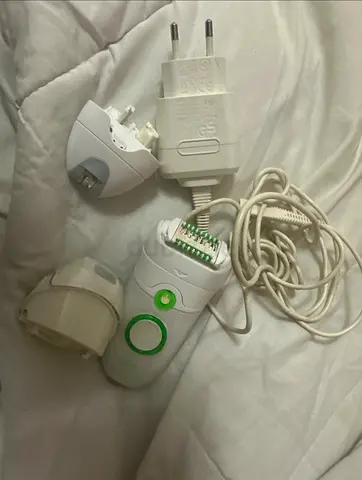 Used Braun Silk-épil 5 epilator with charger and caps