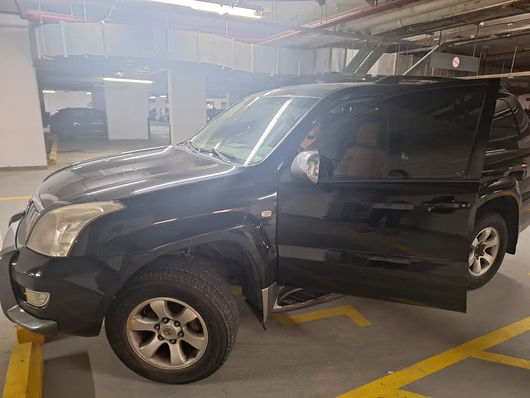 Toyota Prado 2006 — photo 1 of 8