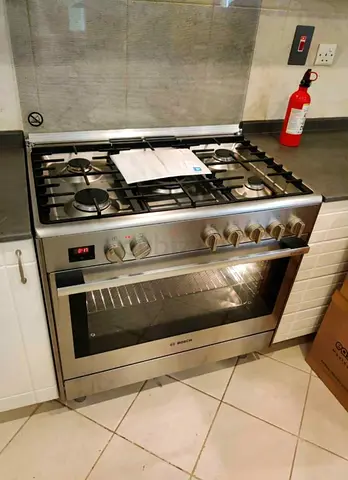 Bosch Series 8 Top GasElectric Oven 90cm