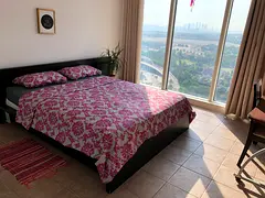For 1 lady only | Private Room in UP Tower —DIFC/Emirates towers Metro/Sheikh Zayed Road
