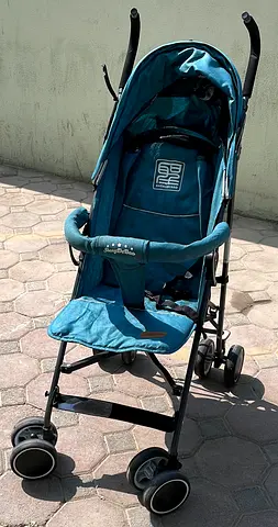Lightweight umbrella stroller - used, folds compactly