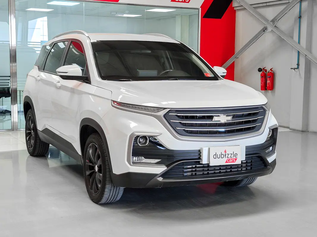 Chevrolet Captiva 2023 — photo 1 of 15