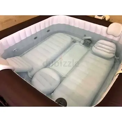 Inflatable Lay-Z-Spa Hot Tub for 4 People - price negociable