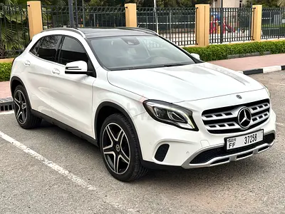 Gcc•GLA250 AMG 4Matic•71kkm•Panoramic sunroof•free accident•fully loaded•first owner