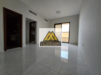 فرصة مميزة لاستئجار شقة غرفة وصالة بمساحة كبيرة جداً في منطقة الروضة 1 بعجمان، تقع في موقع حيوي قريب من جميع الخدمات