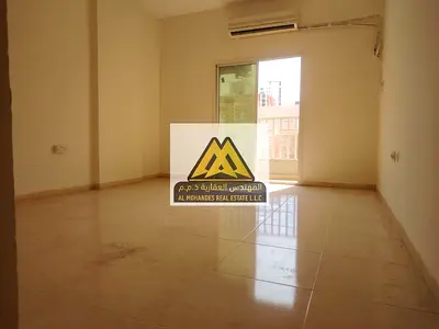بسعر ممتاز جدا و مناسب للجميع مع صيانه مجانا ع المالك موقع ممتاز جدا بنايه عائلات