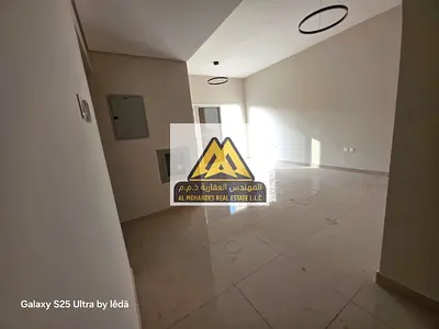 تشطيبات ممتازه جدا موقع ممتاز جدا بنايه جداده مع صيانه مجانا ع المالك مع غرفه ماستر