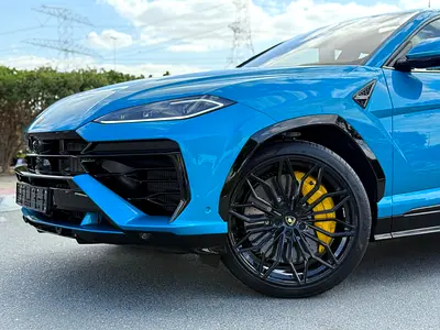 2025 Lamborghini URUS thumbnail 10