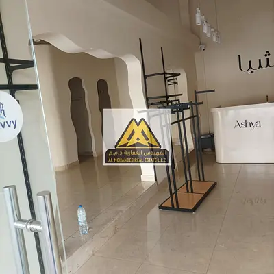 محلين تجاريين على شارع الشيخ عمار بموقع حيوي مناسبان لصالون حريمي أو أي نشاط تجاري آخر